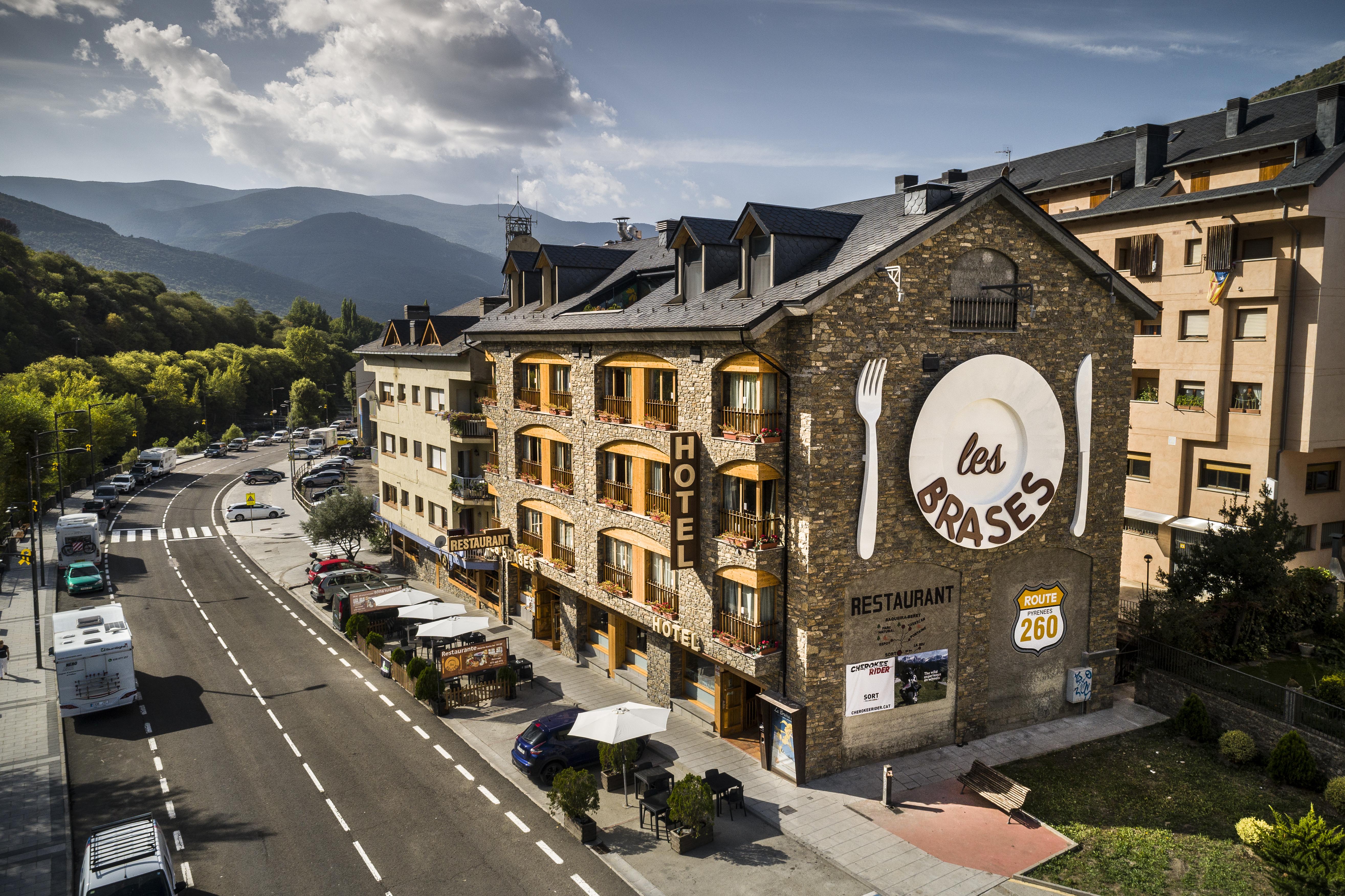 Hotel Restaurant Les Brases Sort Buitenkant foto